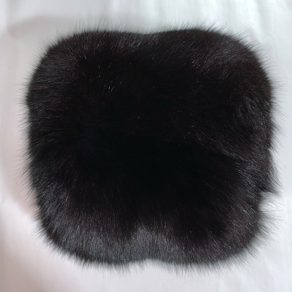 BERGDORF GOODMAN black Siberian FOX FUR muff - Picture 3 of 12